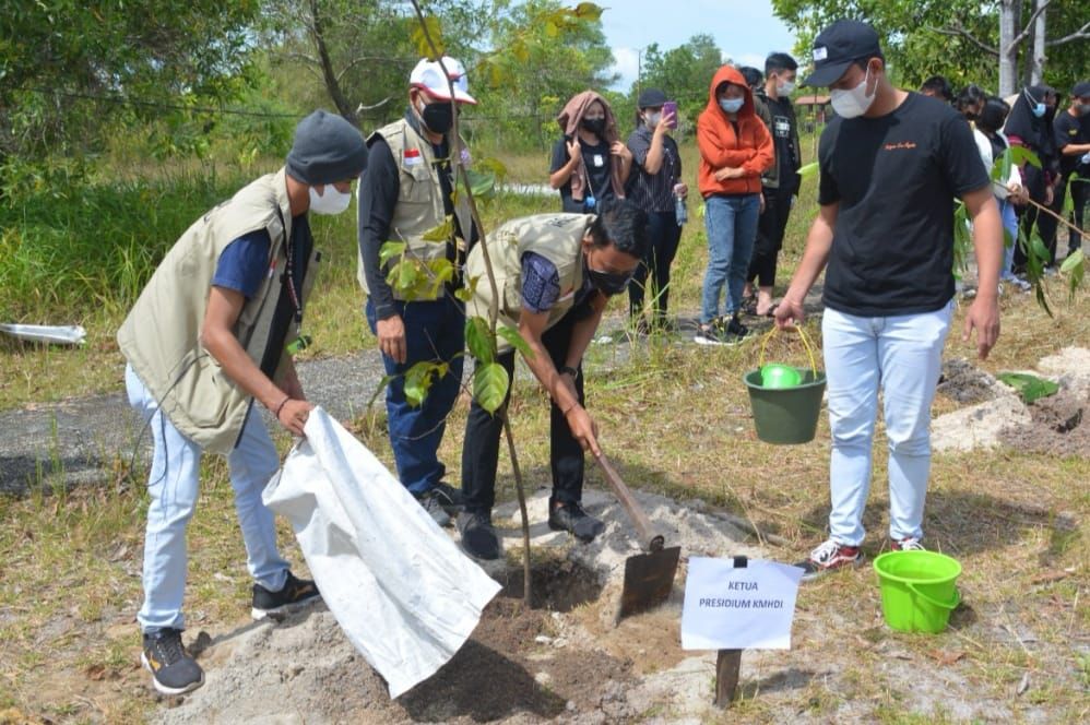 podiumnews.com-Respon Krisis Iklim, KMHDI Laksanakan Gerakan Menanam Sejuta Pohon di 22 Provinsi